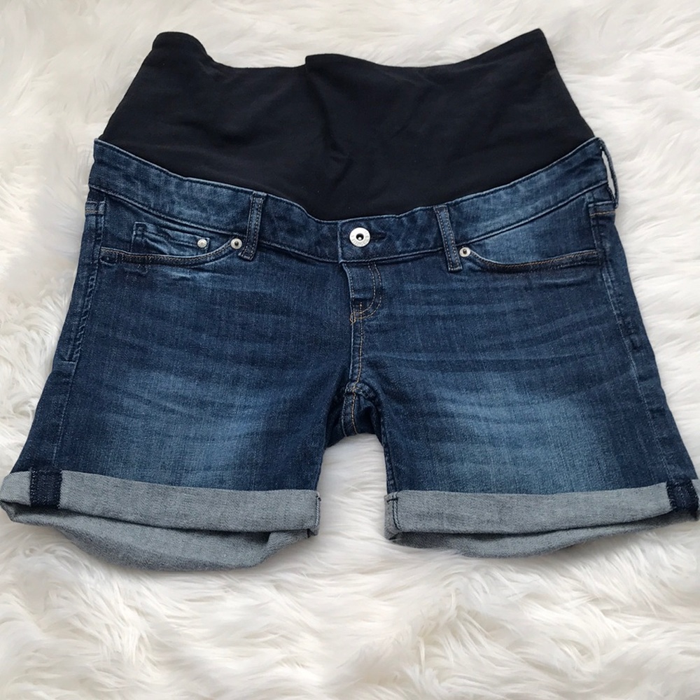 H&M maternity shorts